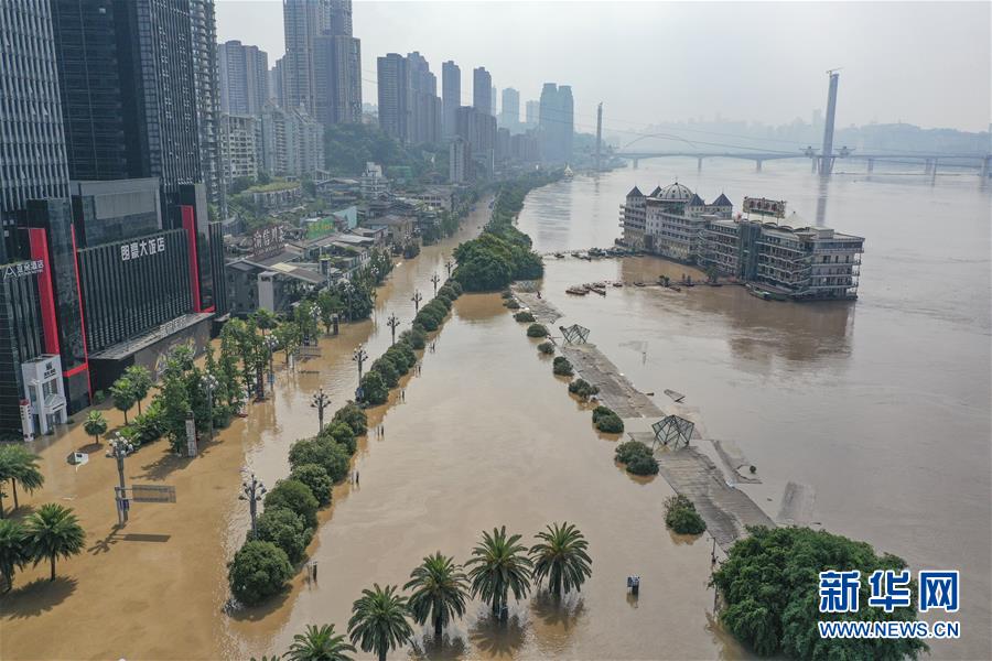 （防汛抗洪·圖文互動）（10）救援，在被洪水漫過的街巷之間——直擊重慶長江、嘉陵江抗洪一線