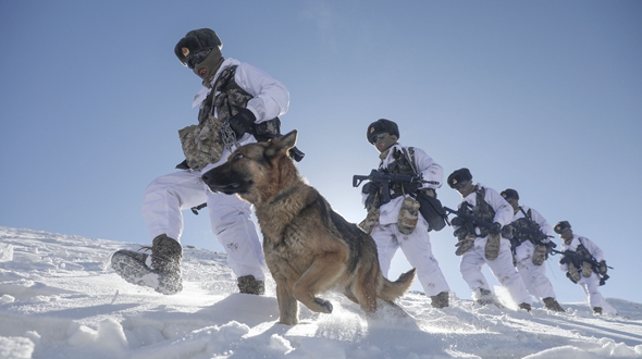 枕戈待旦，辭舊迎新——全軍部隊在練兵備戰中迎接新春佳節