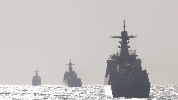 北部戰區海軍某艦艇訓練中心：聚焦實戰！8艘新型艦艇連續多天開展海上訓練